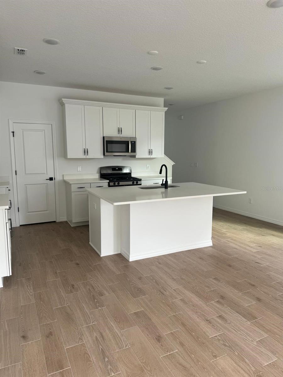 OSPREY RANCH - PHASE 1 - Residential Lease