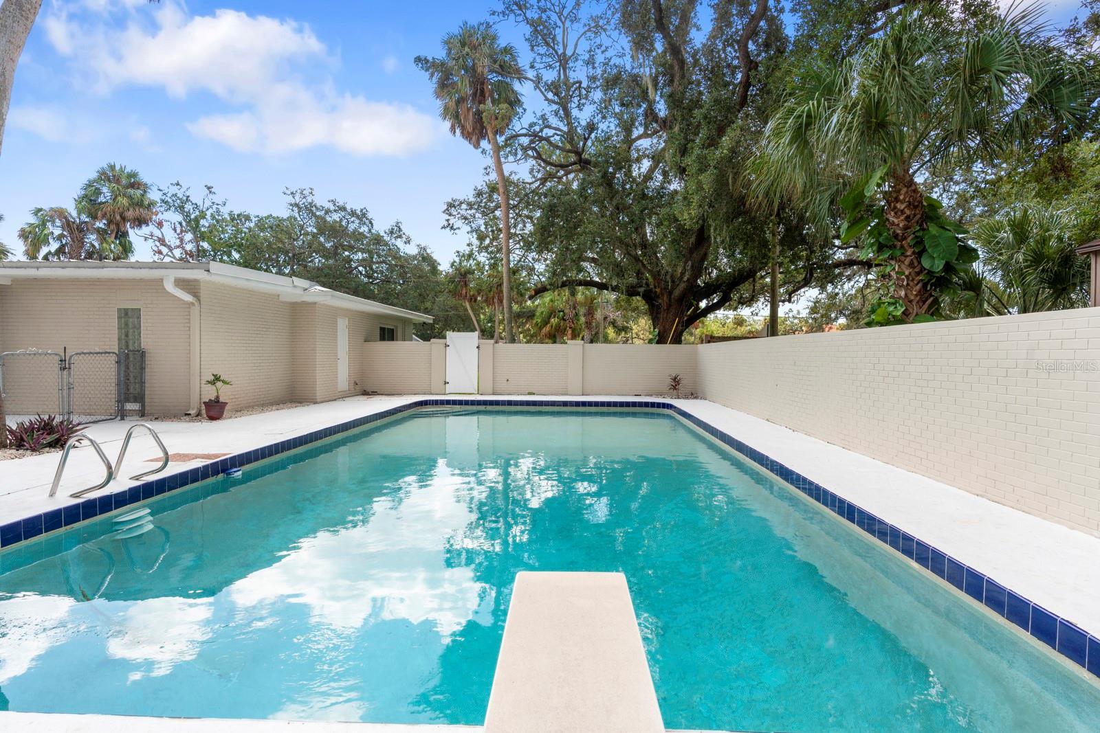 SUNSET PARK - Residential
