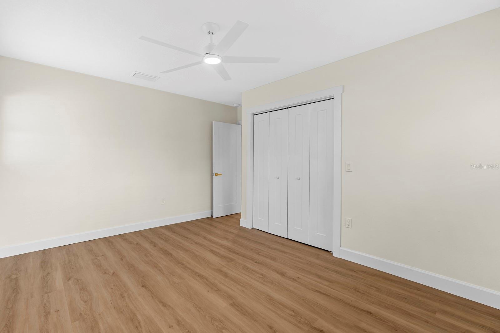 SUNSET PARK - Residential