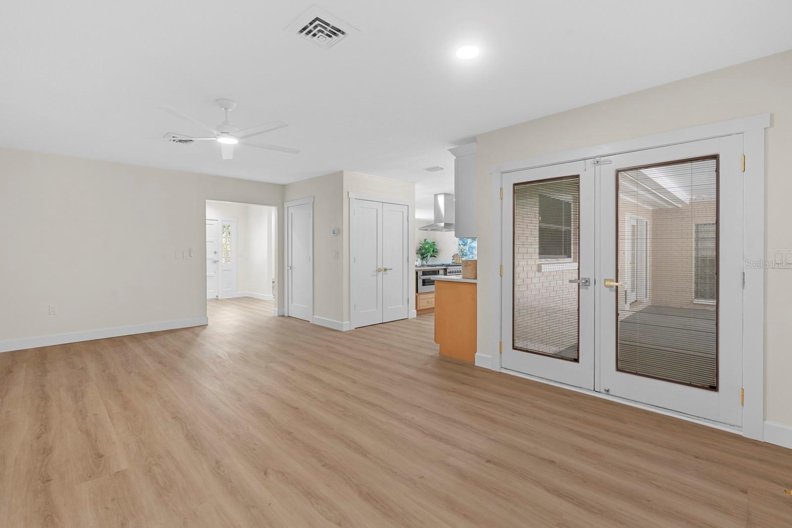 SUNSET PARK - Residential