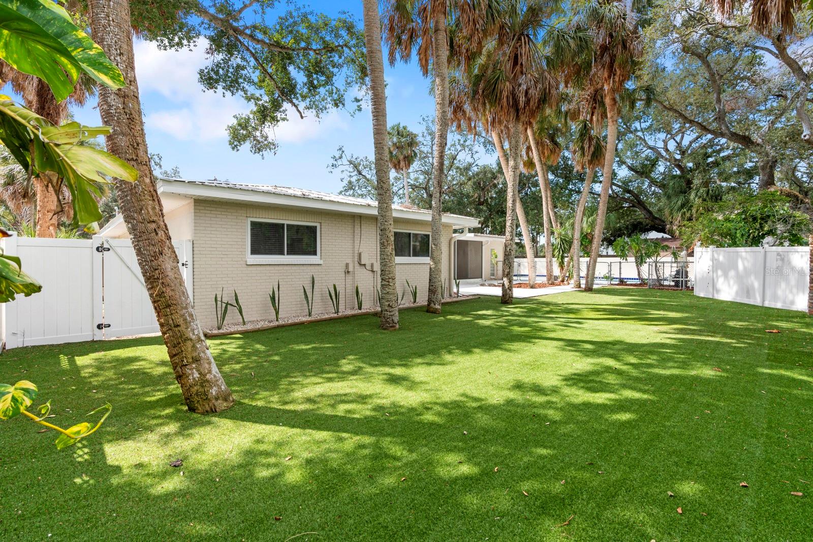 SUNSET PARK - Residential