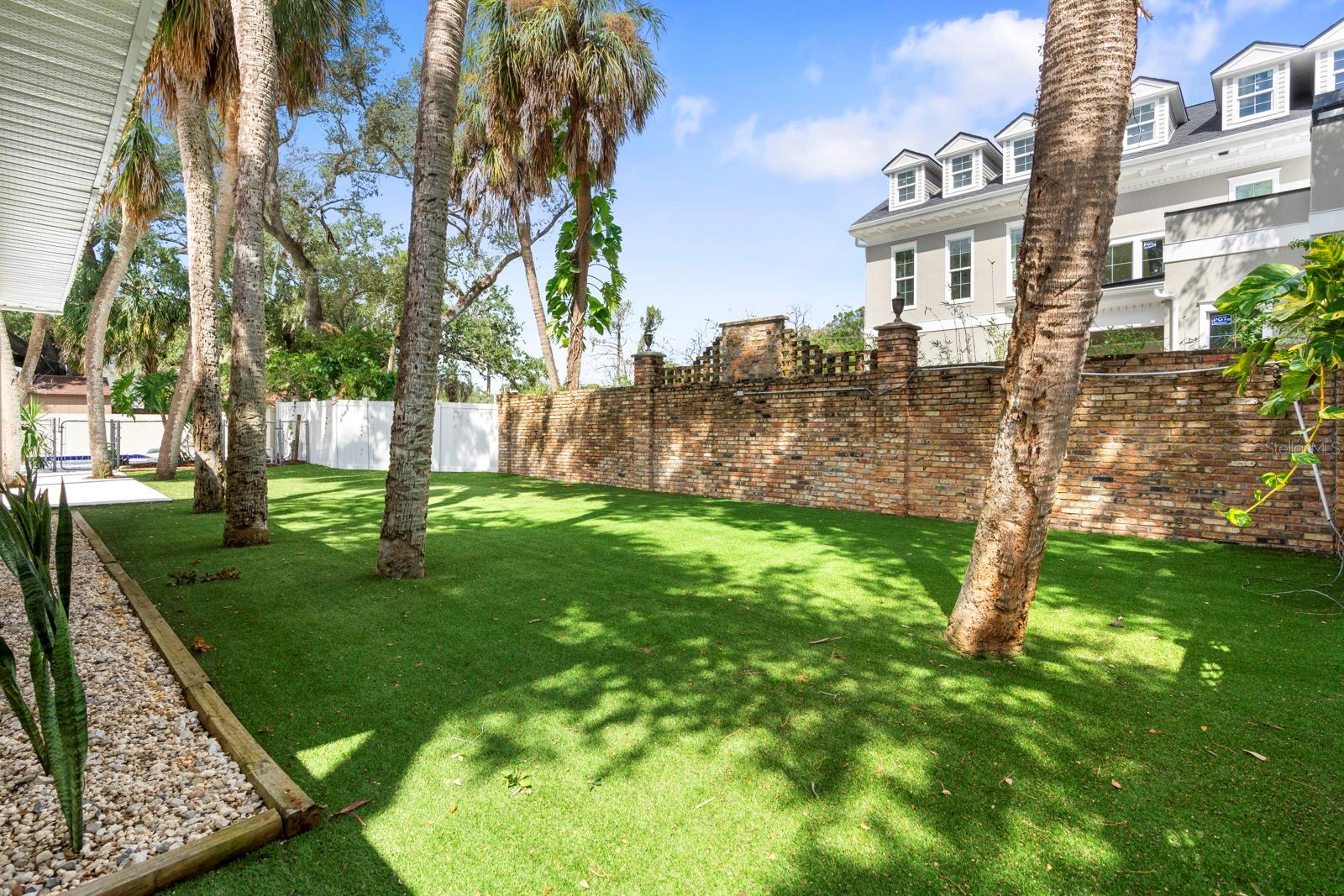 SUNSET PARK - Residential