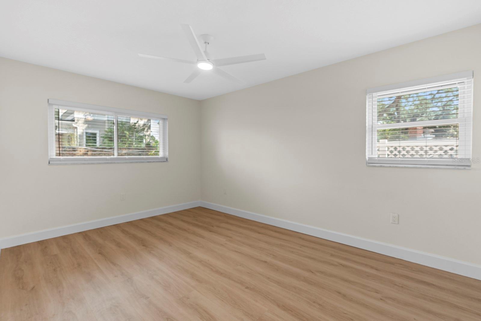 SUNSET PARK - Residential