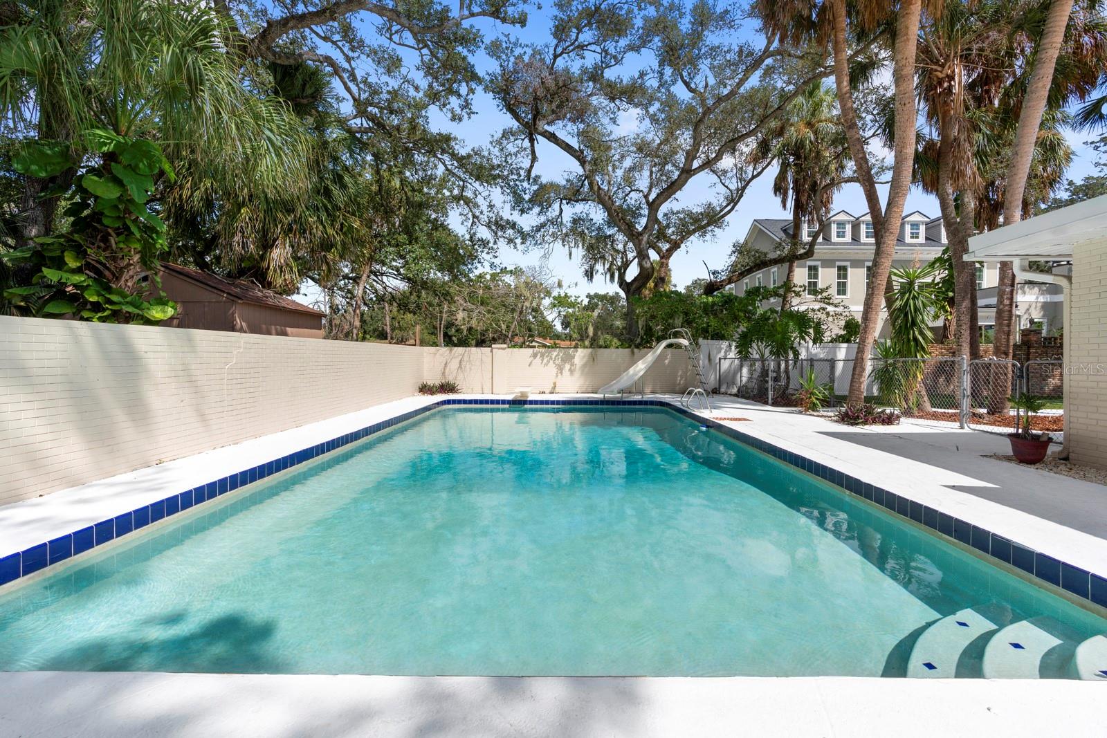 SUNSET PARK - Residential