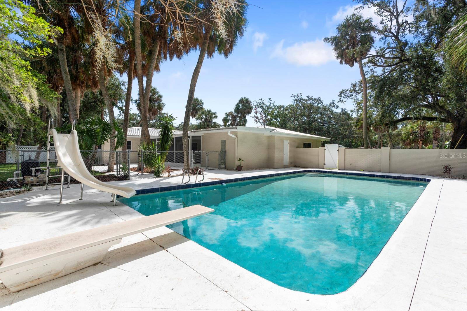 SUNSET PARK - Residential