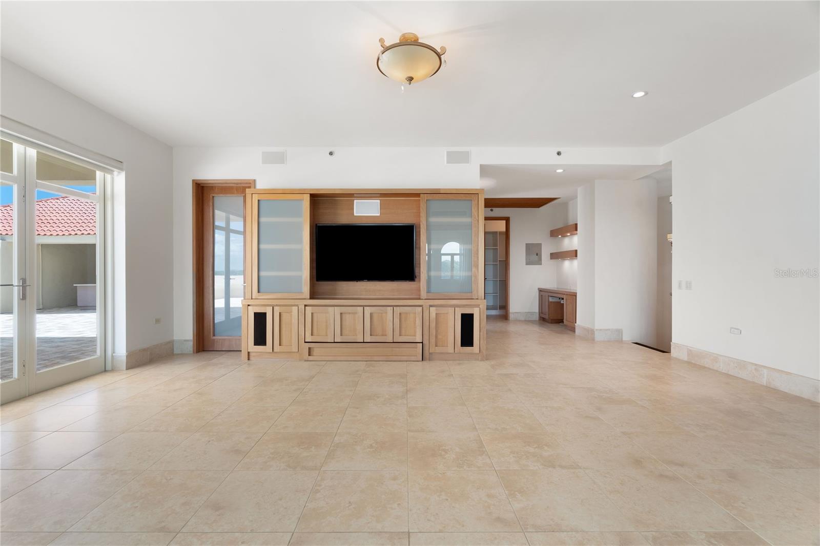 PLANTATION VILLAGE RESIDENCES - Residential