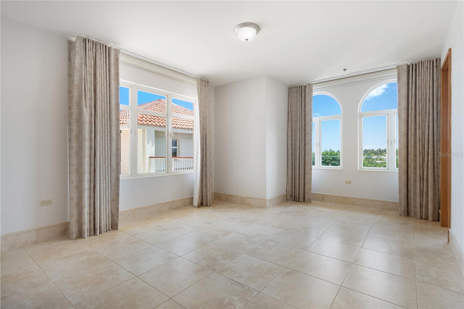 PLANTATION VILLAGE RESIDENCES - Residential