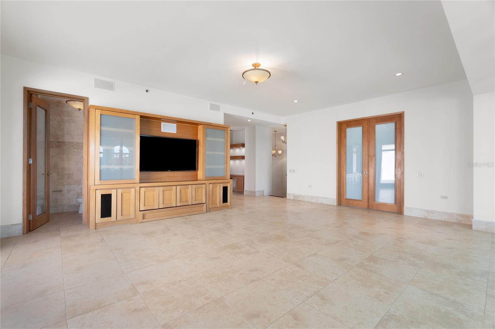 PLANTATION VILLAGE RESIDENCES - Residential