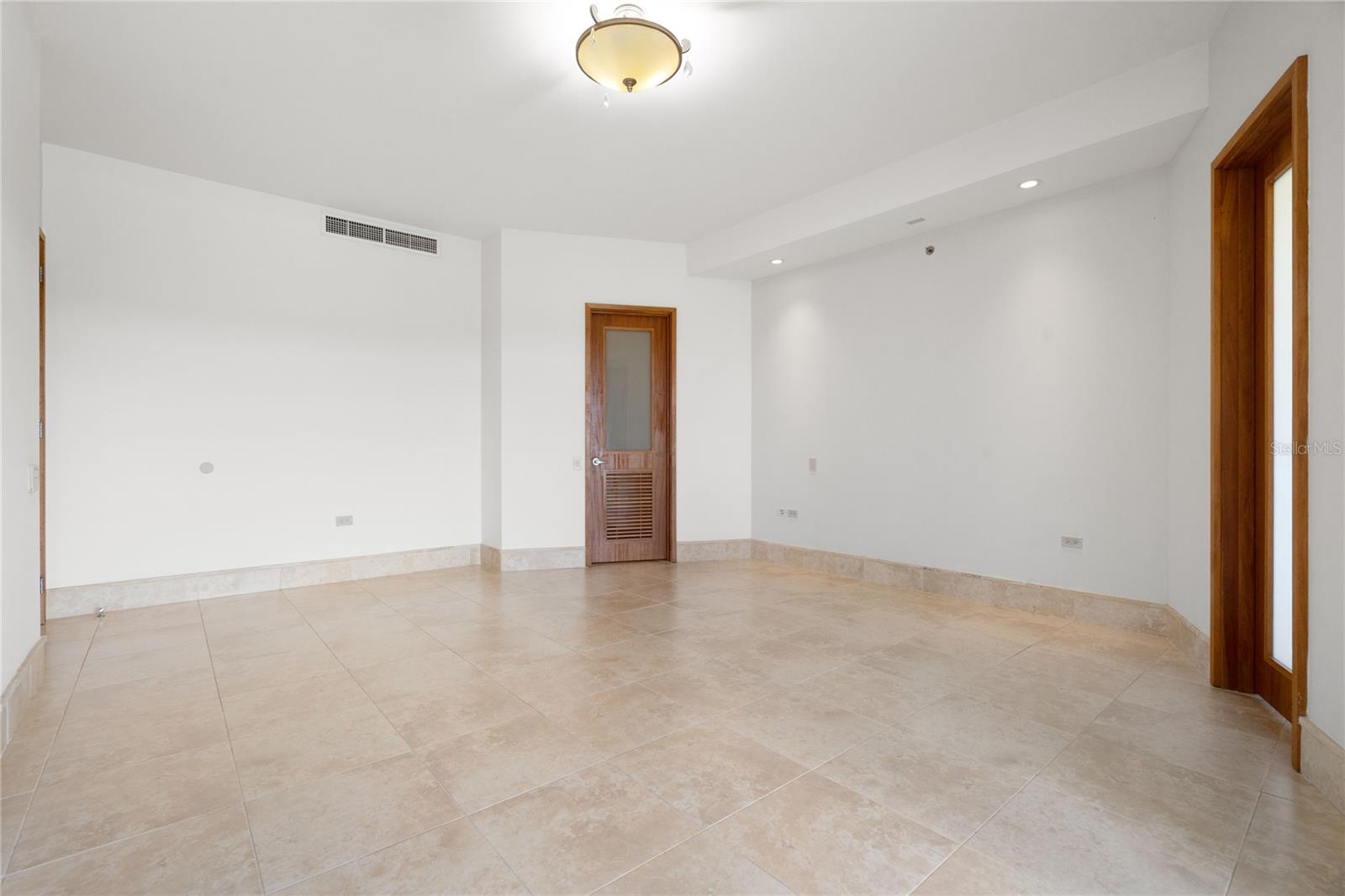 PLANTATION VILLAGE RESIDENCES - Residential