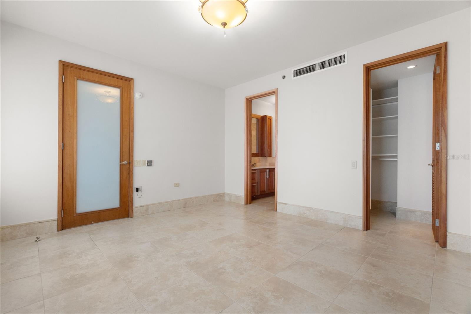 PLANTATION VILLAGE RESIDENCES - Residential