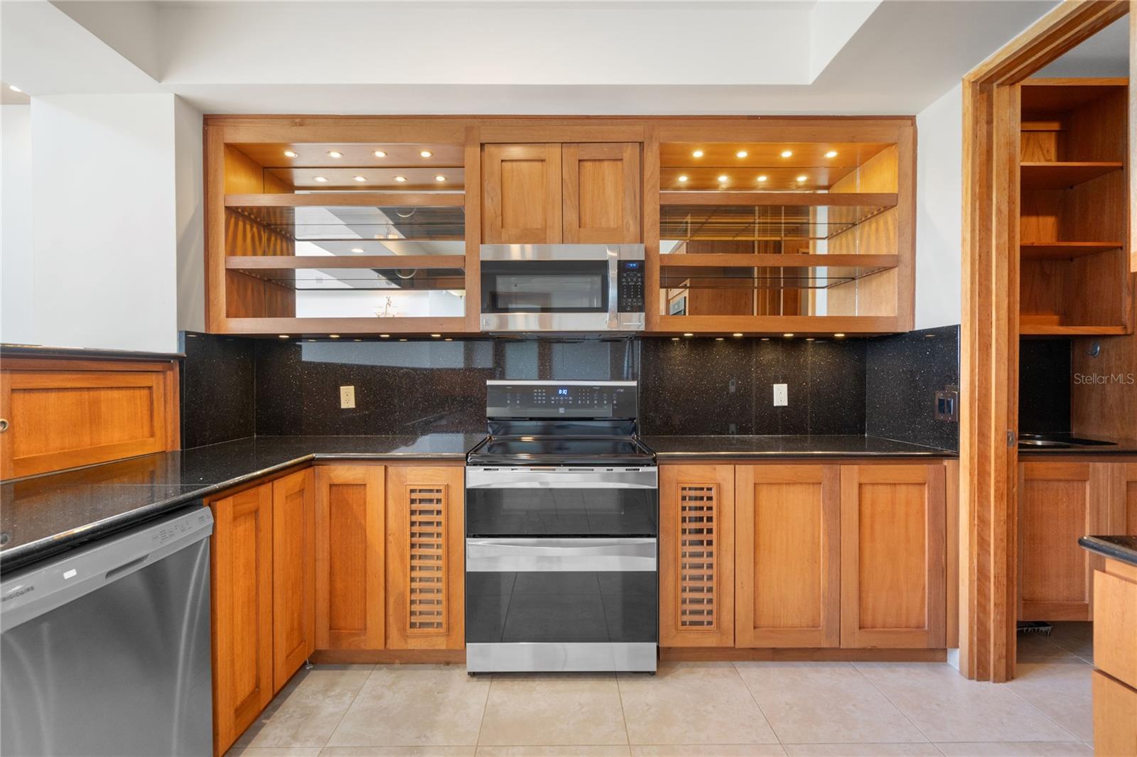 PLANTATION VILLAGE RESIDENCES - Residential