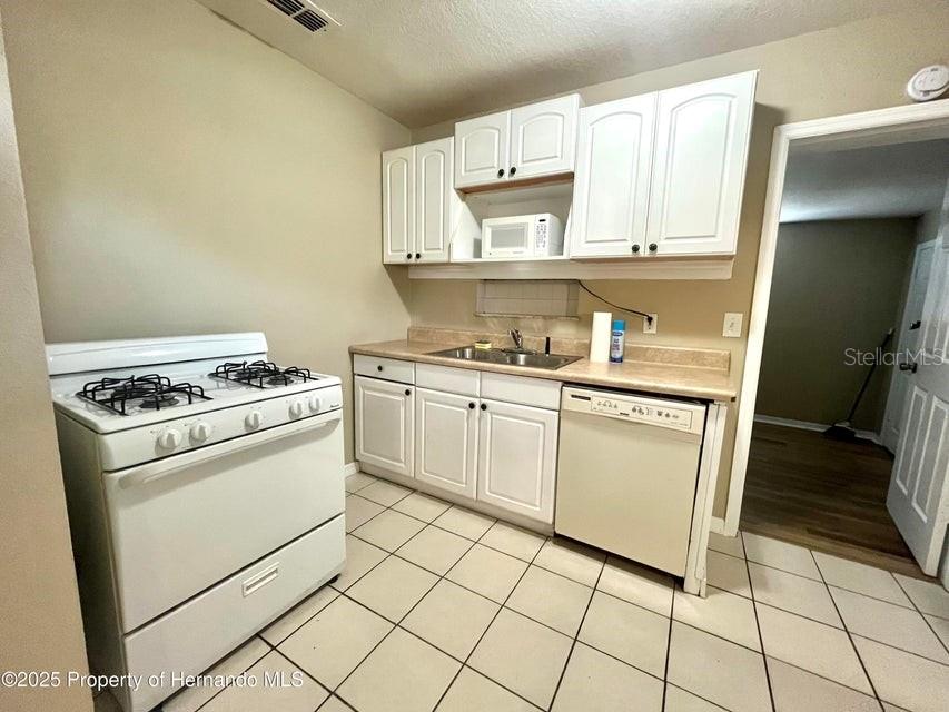 SPRING HILL - Residential Lease