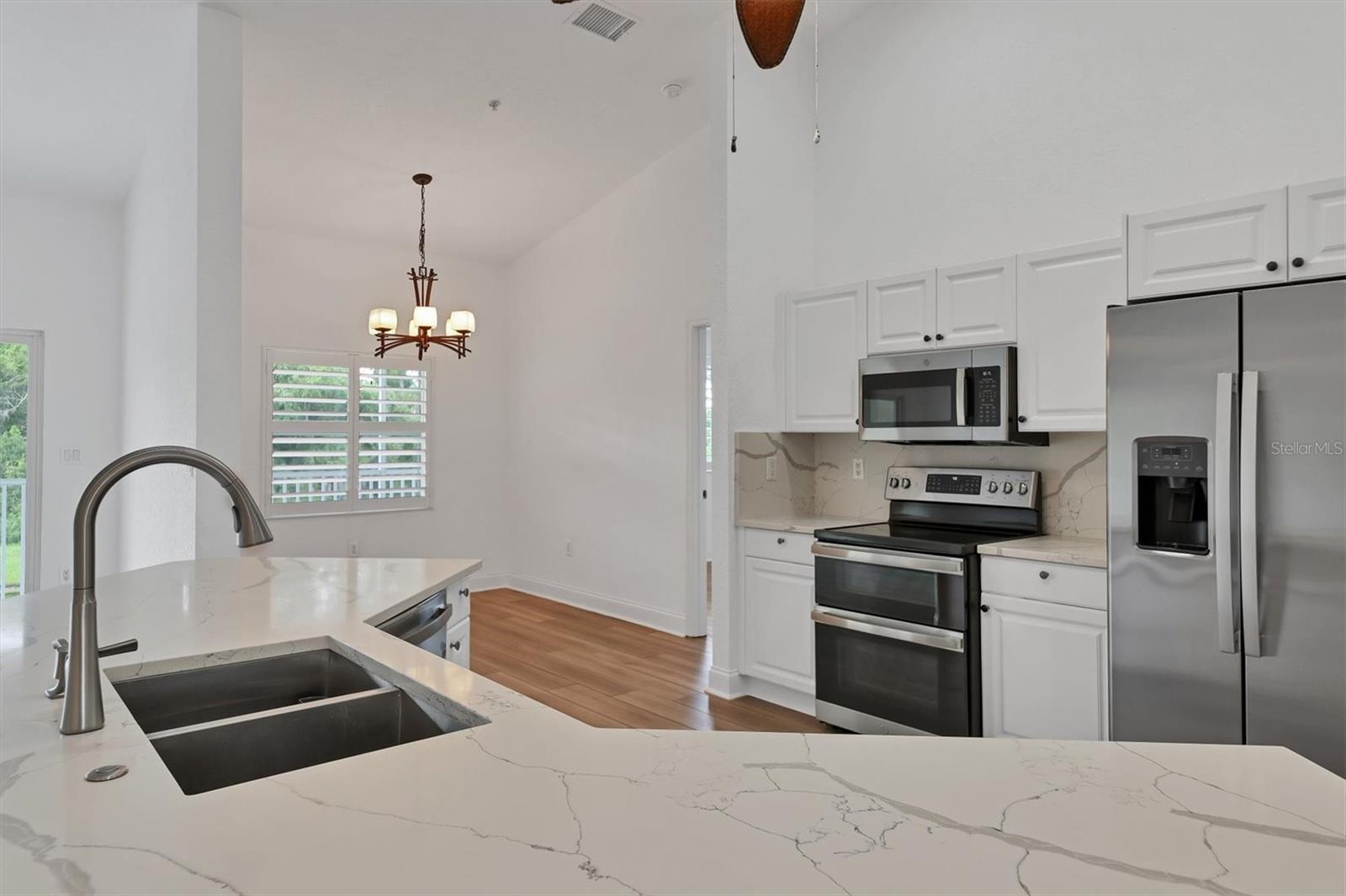 PALM GROVE - Residential Lease