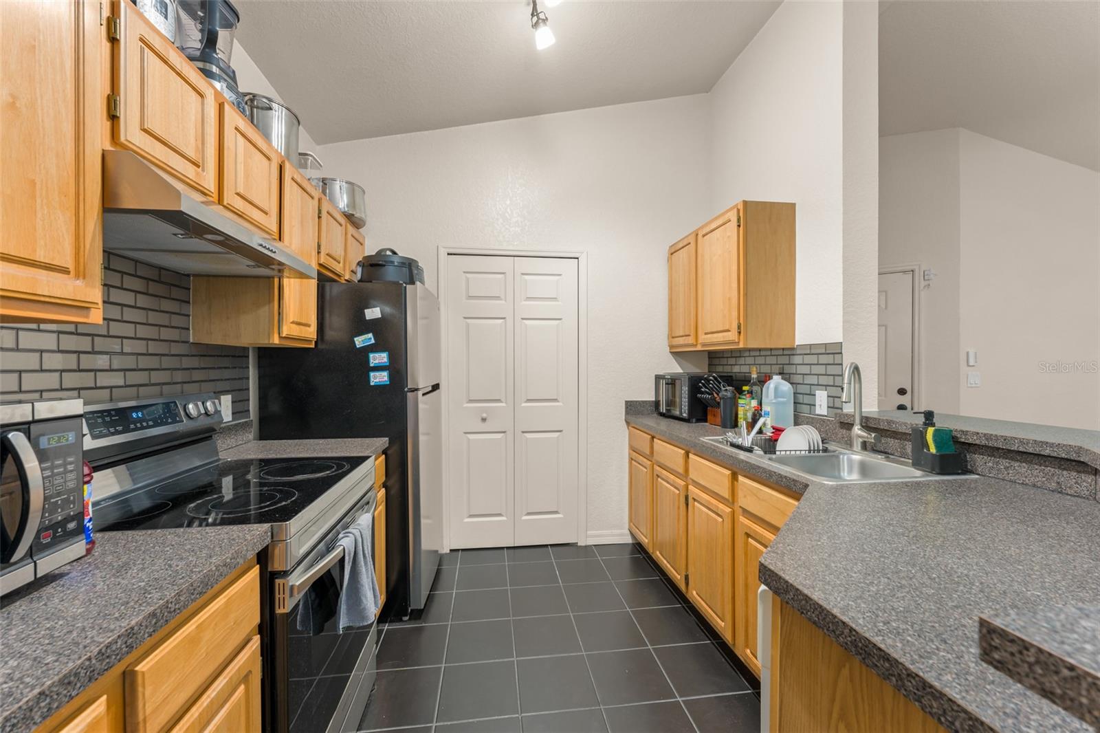 FOUNTAINS/METRO WEST - Residential