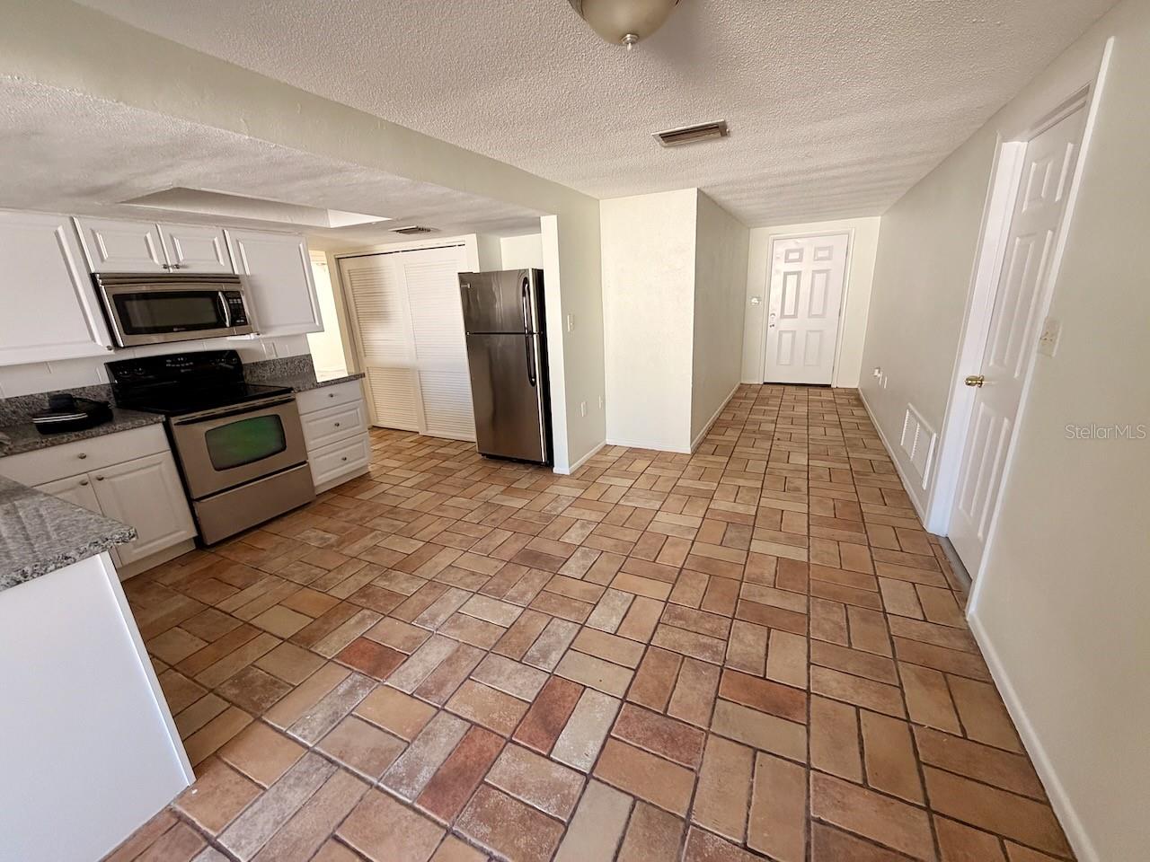 EMBASSY HILLS - Residential