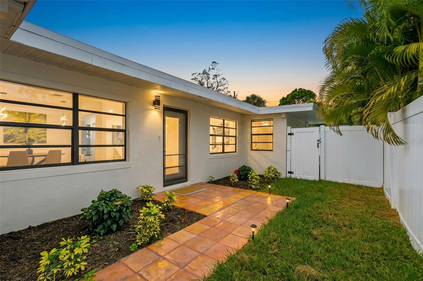 BAYWOOD SHORES 1ST ADD - Residential