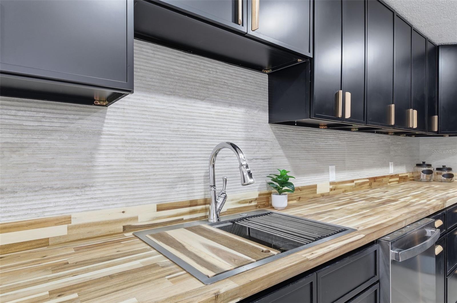 BAYWOOD SHORES 1ST ADD - Residential