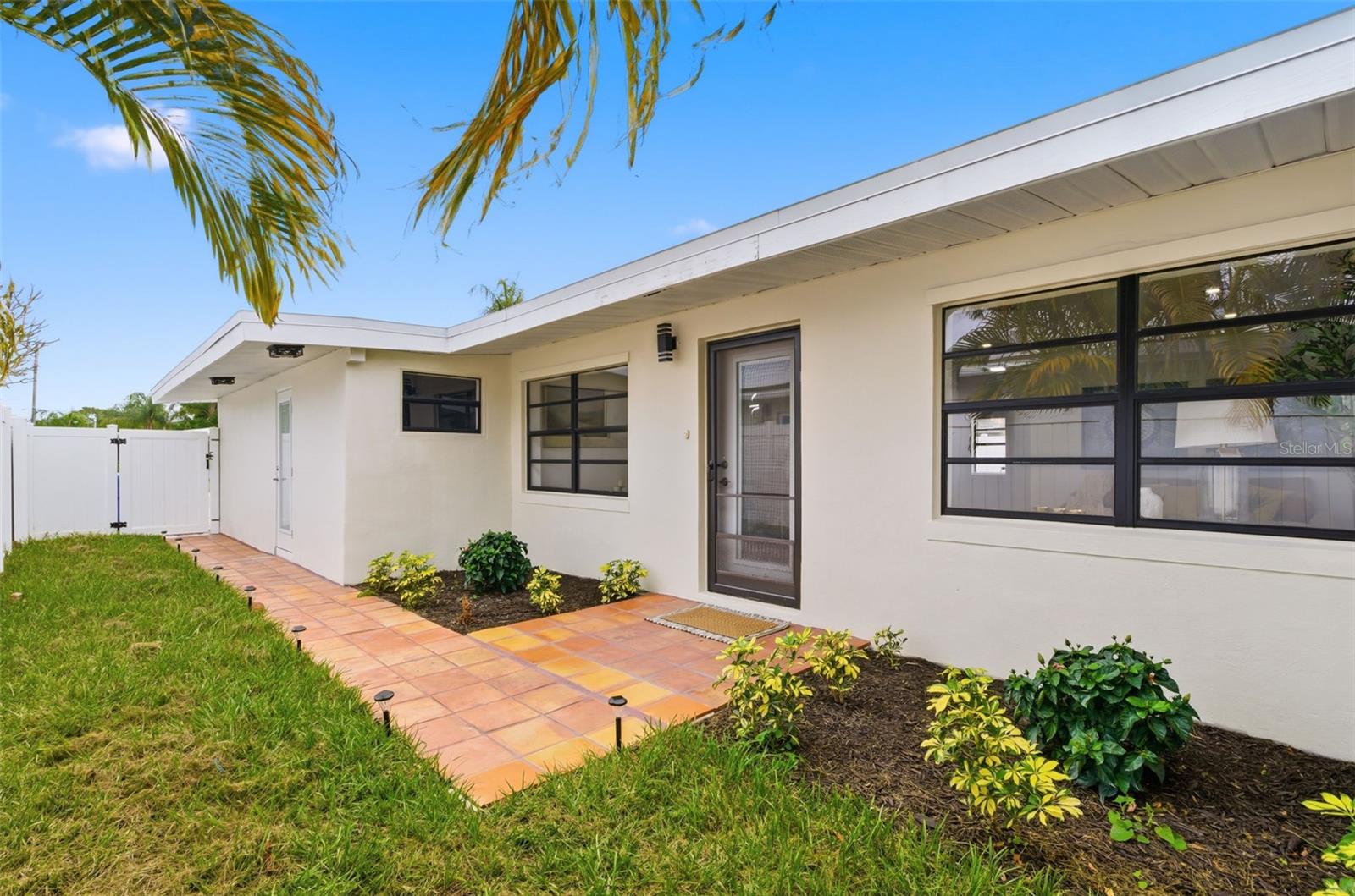 BAYWOOD SHORES 1ST ADD - Residential