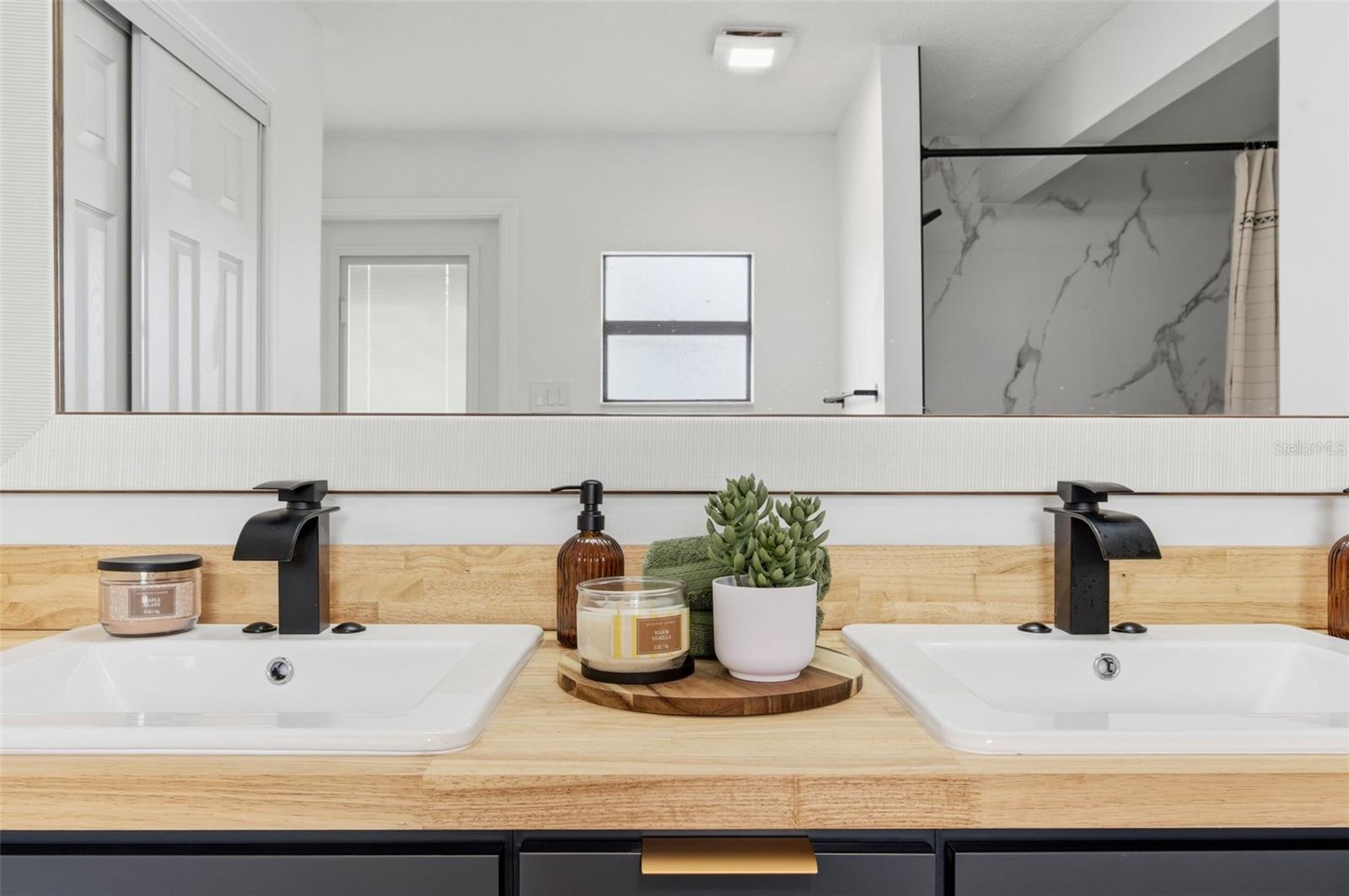 BAYWOOD SHORES 1ST ADD - Residential