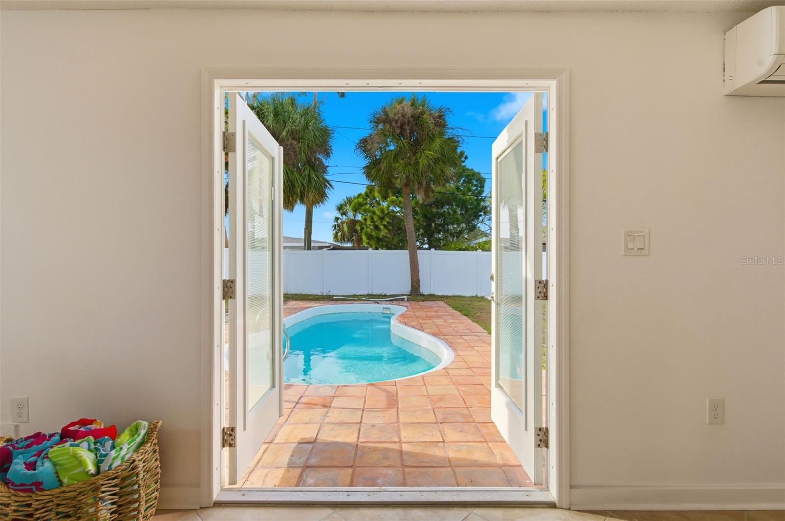 BAYWOOD SHORES 1ST ADD - Residential