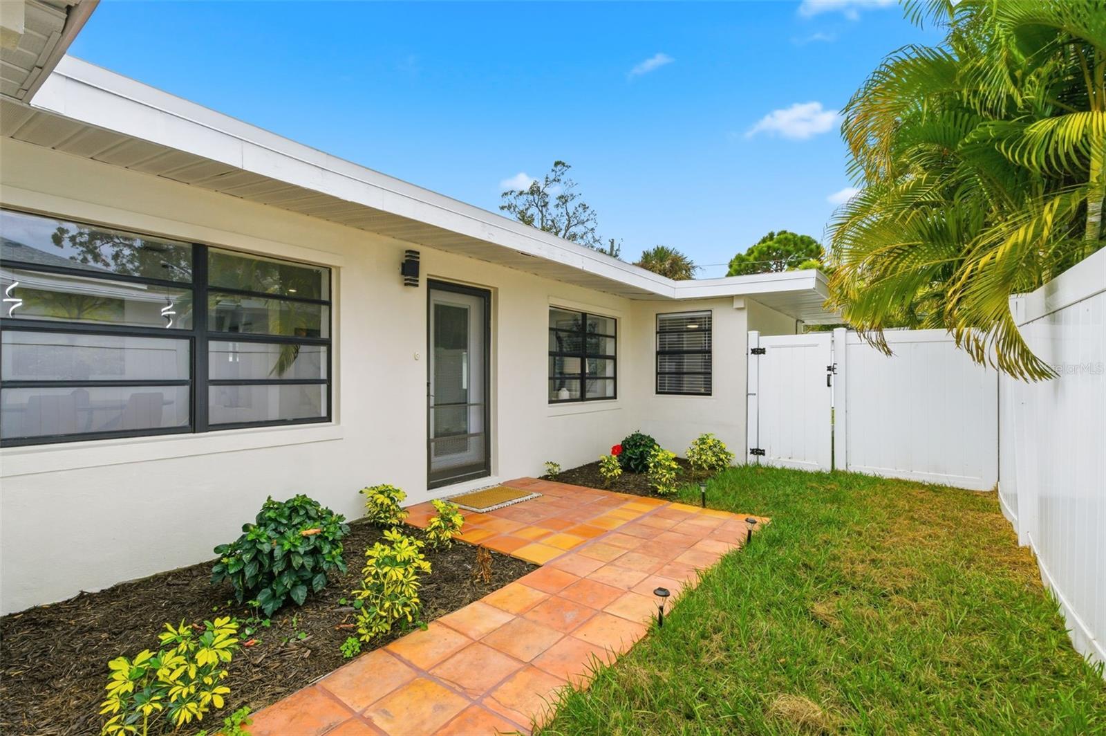 BAYWOOD SHORES 1ST ADD - Residential