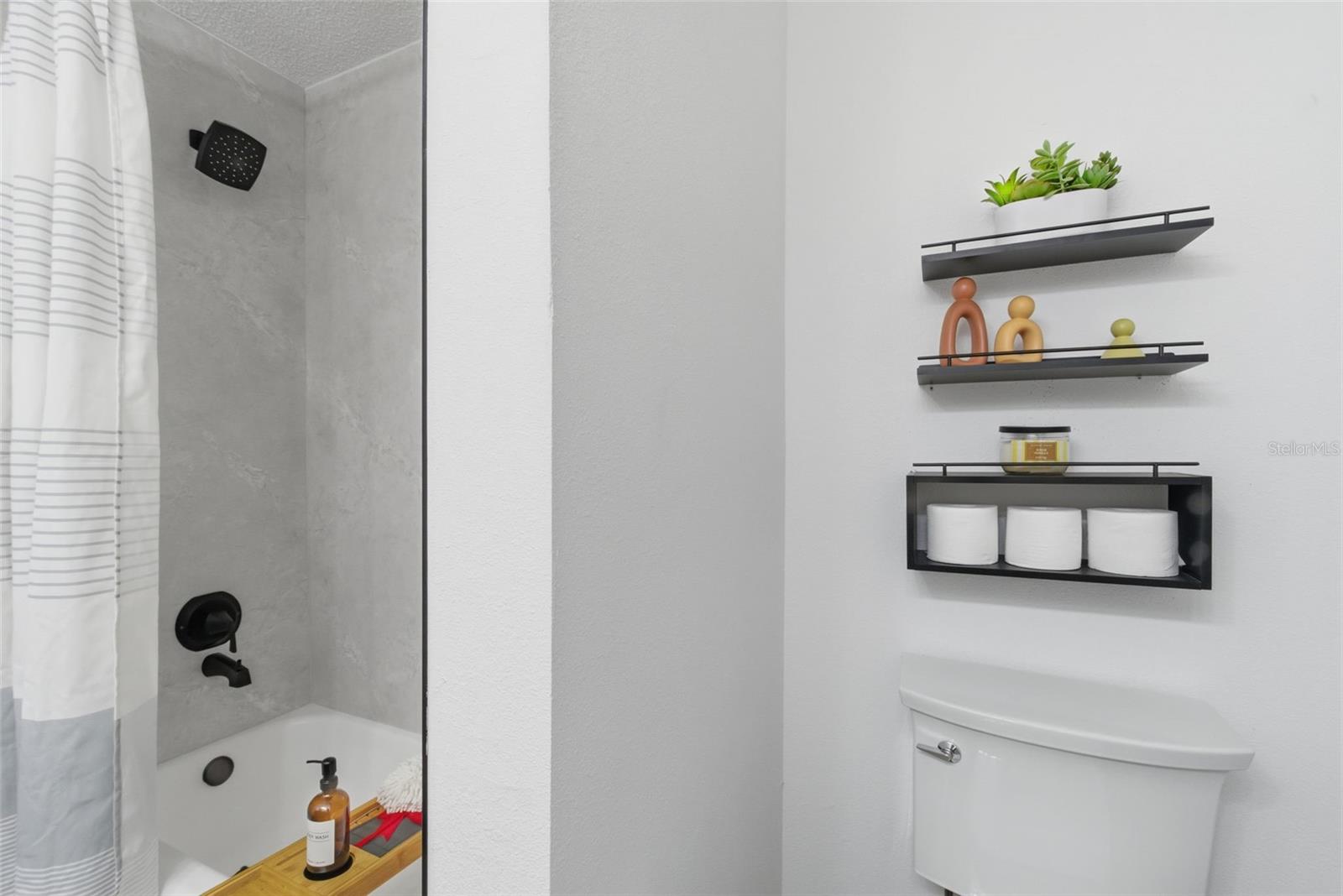 BAYWOOD SHORES 1ST ADD - Residential