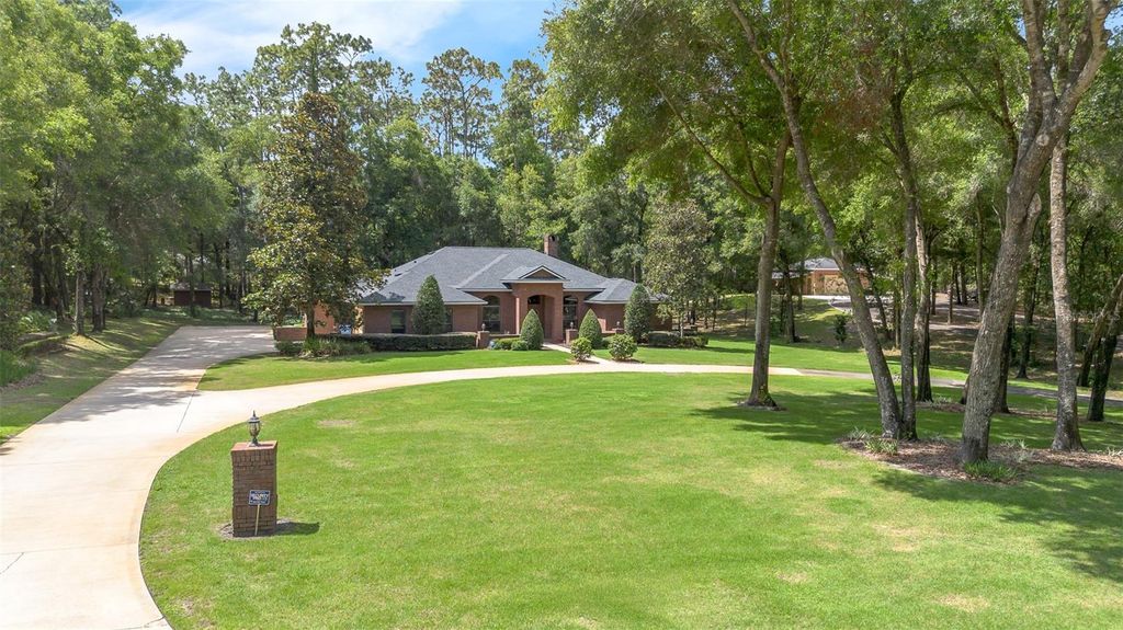 Photo of 1010 Geryl Way, Deland, FL 32724 (MLS # V4949127)