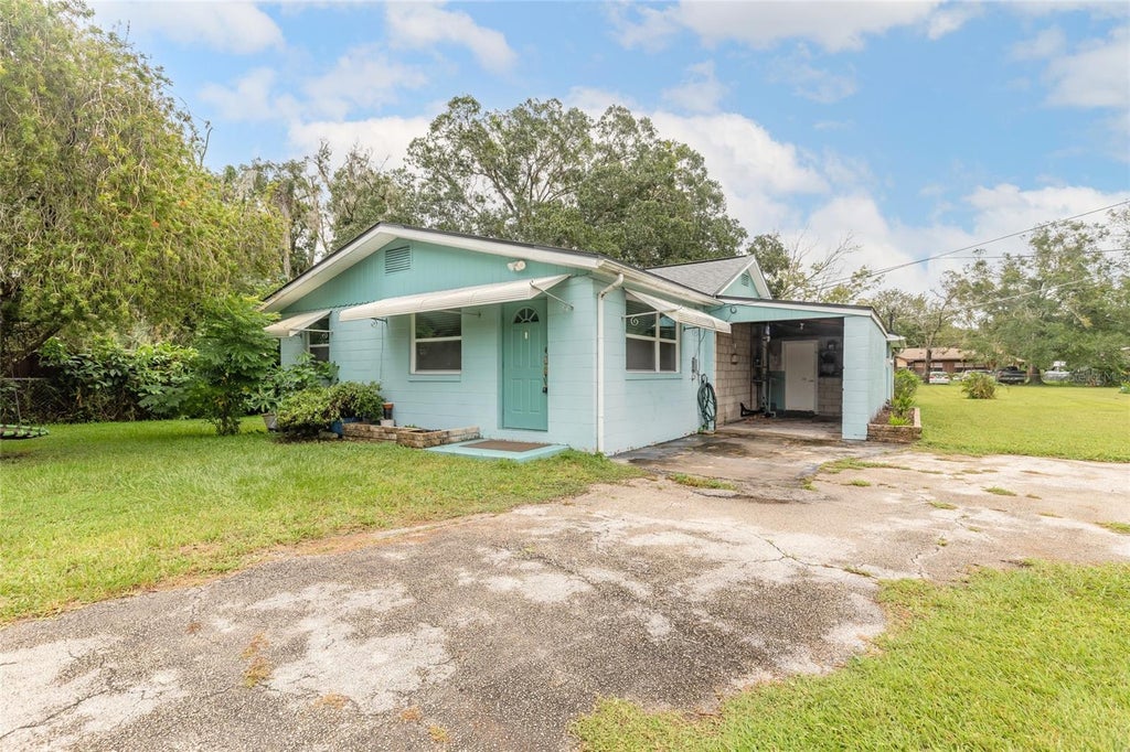 Photo of 1865 Pioneer Trail, New Smyrna Beach, FL 32168 (MLS # V4951754)
