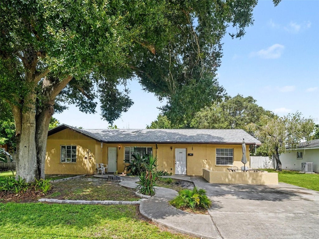 Photo of 1503 55th Avenue W, Bradenton, FL 34207 (MLS # A4708139)