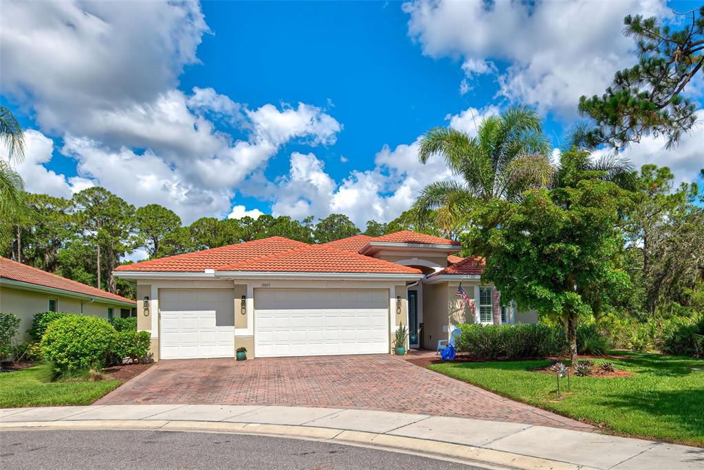 Photo of 19051 BILLFISH AVENUE, VENICE, FL 34292 (MLS # N6122139)