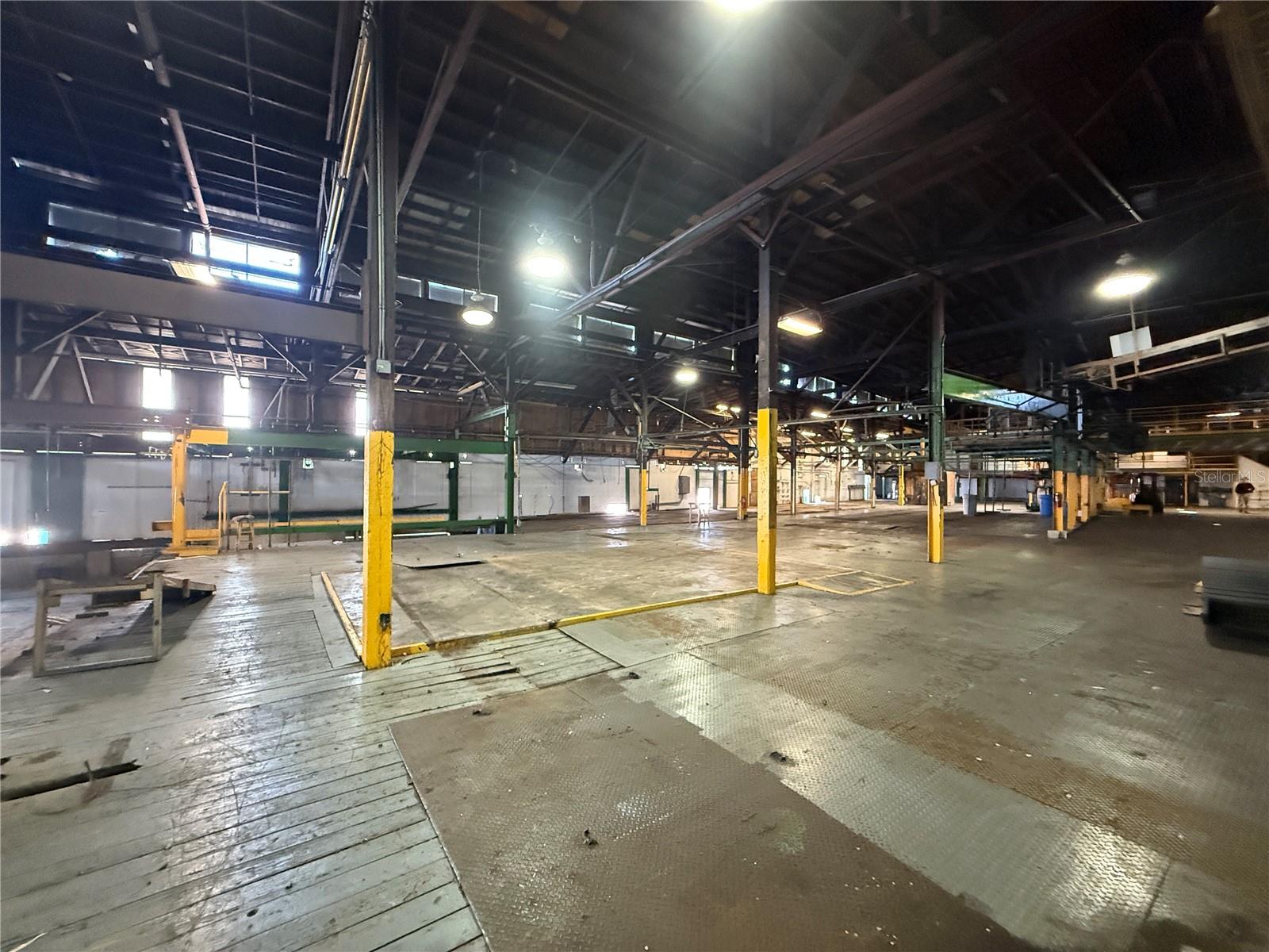 BRADYS SUB - Commercial Sale