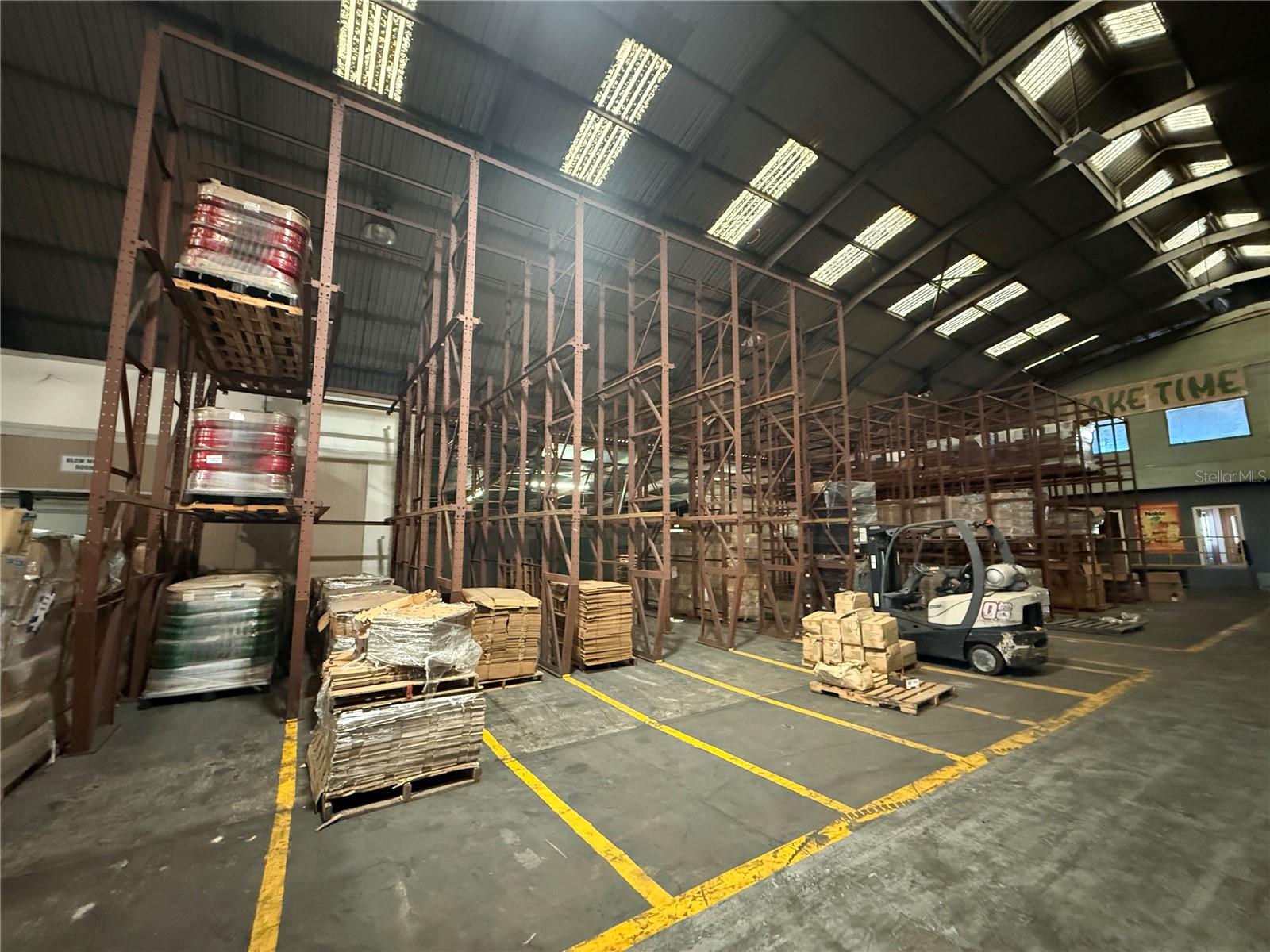 BRADYS SUB - Commercial Sale