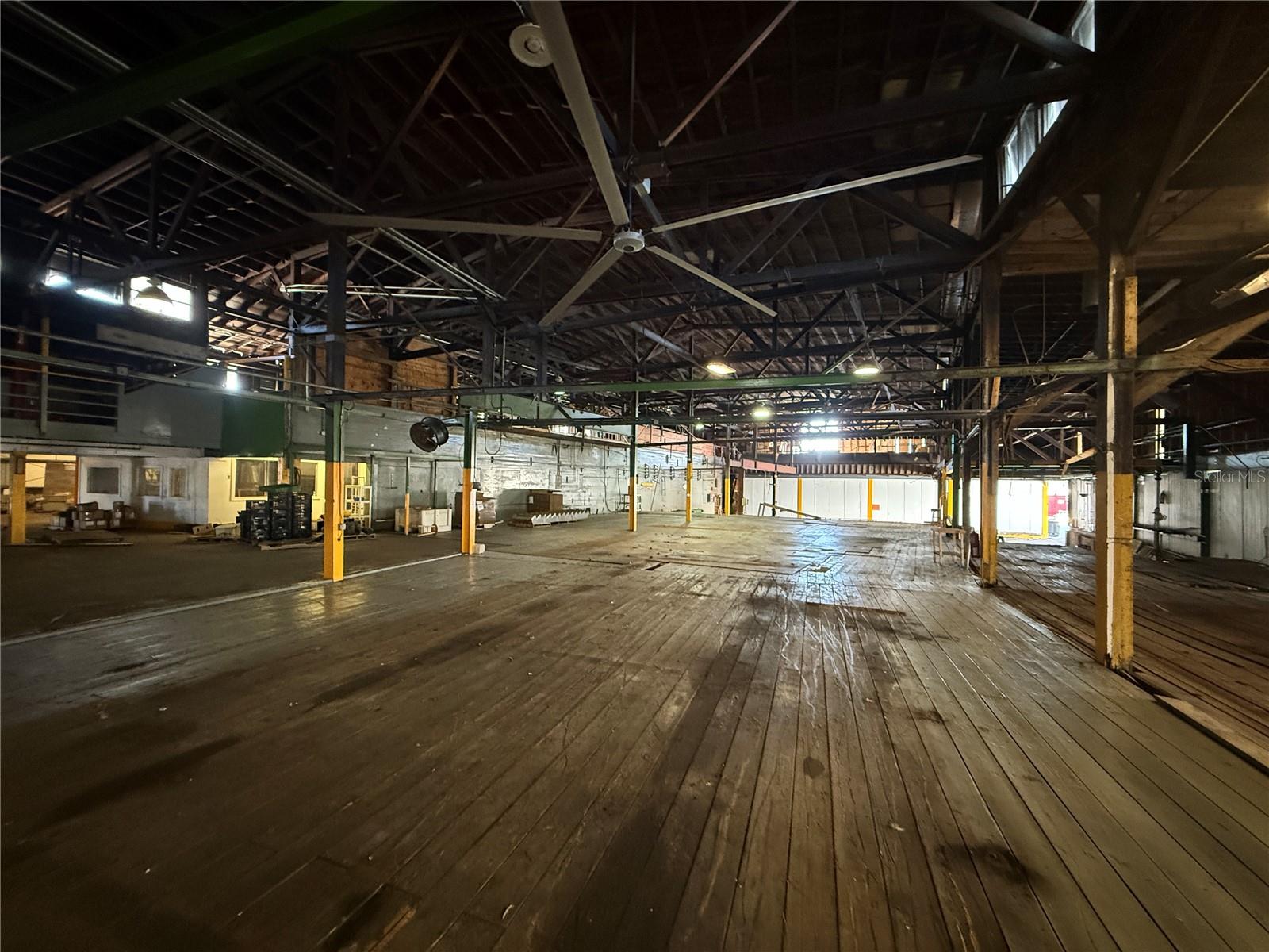 BRADYS SUB - Commercial Sale