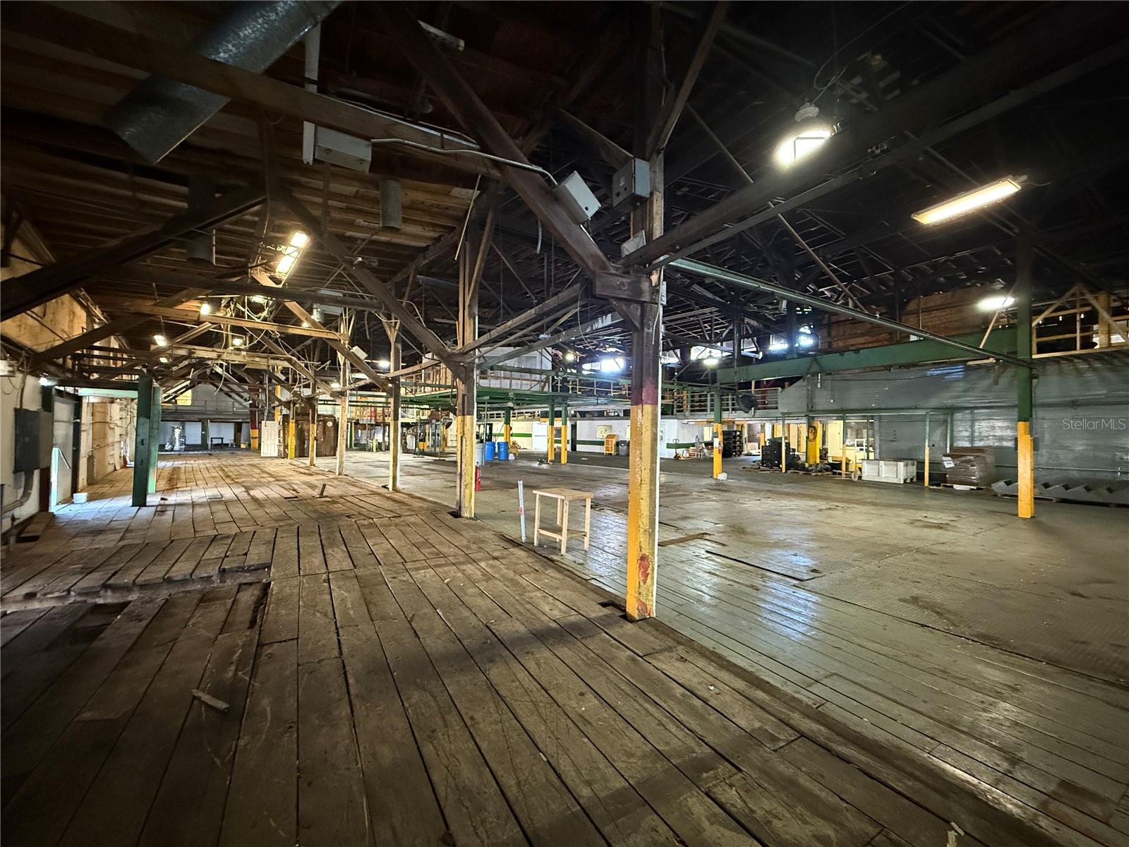 BRADYS SUB - Commercial Sale