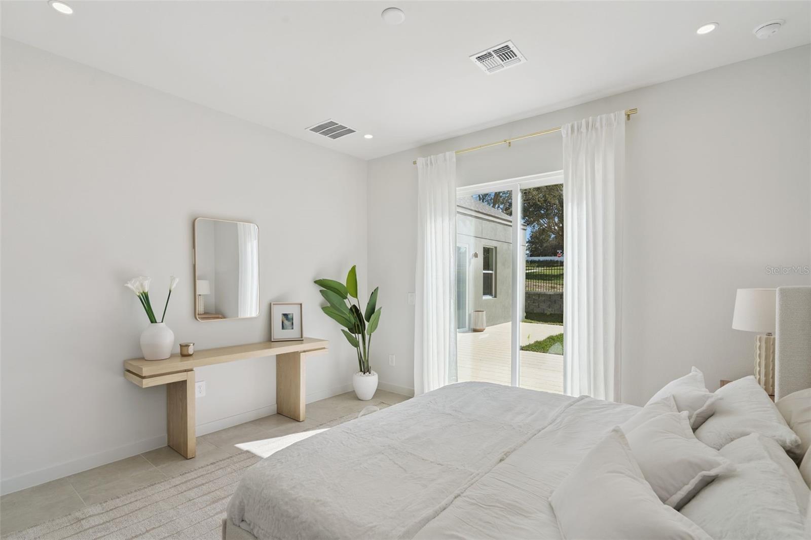 BOULEVARD OAKS AT LADY LAKE - Residential