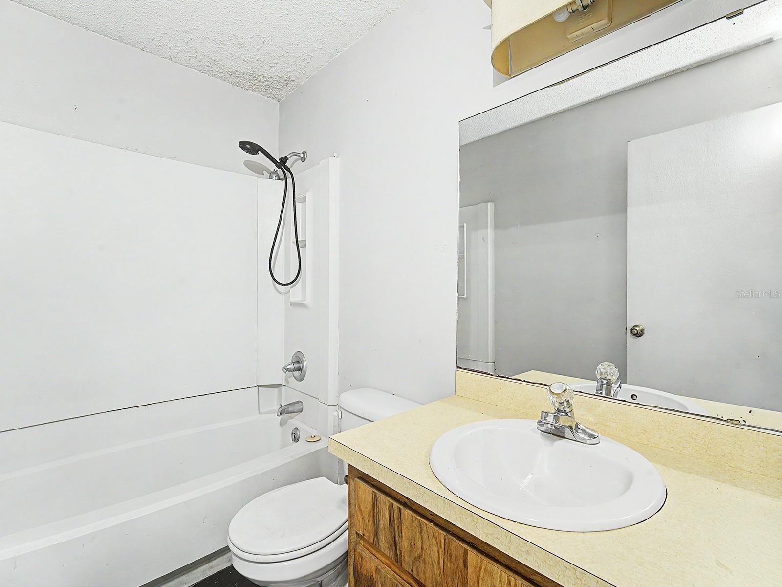 GREENFIELDS 01 - Residential Income