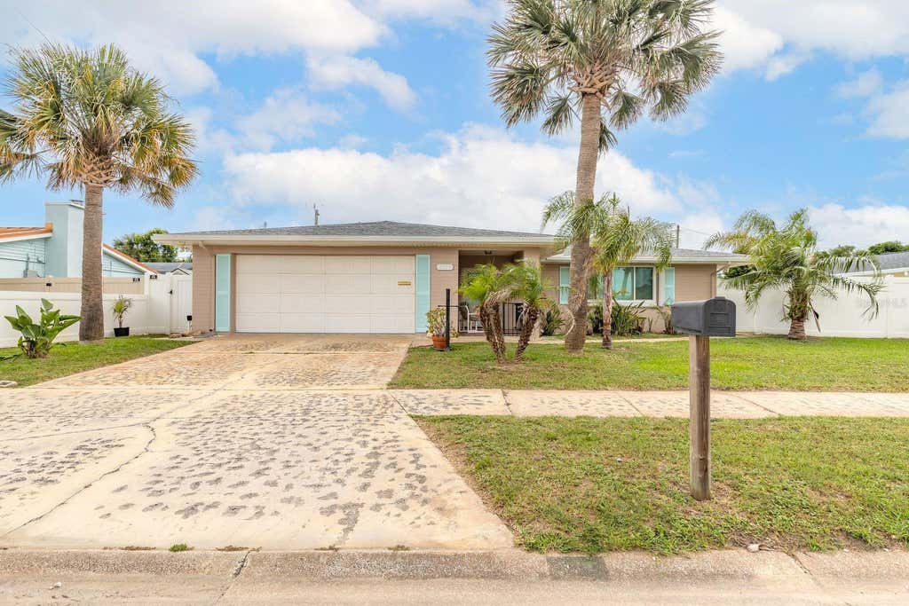Photo of 2315 Bonnie View Drive, Ormond Beach, FL 32176 (MLS # FC319428)