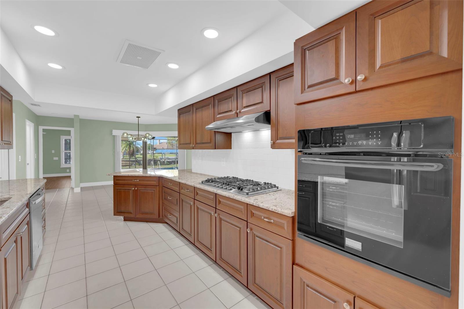 RIVER FOREST ISLAND - Residential