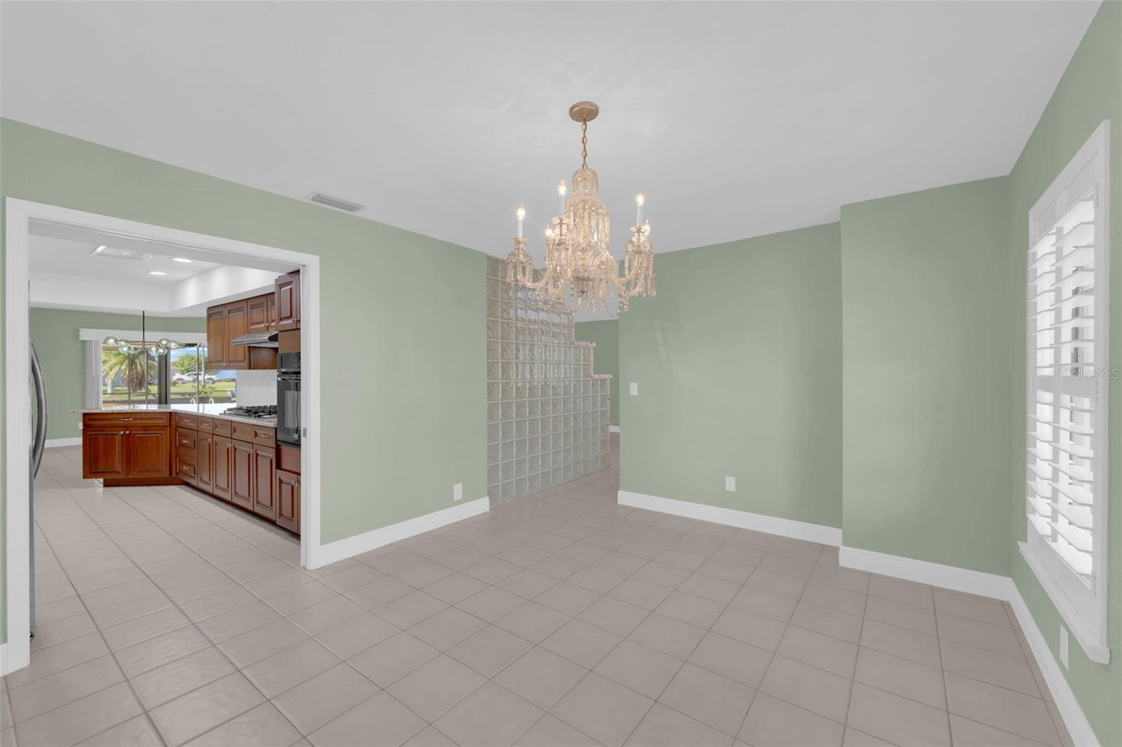 RIVER FOREST ISLAND - Residential