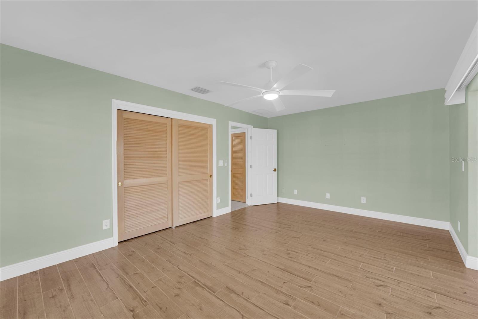 RIVER FOREST ISLAND - Residential