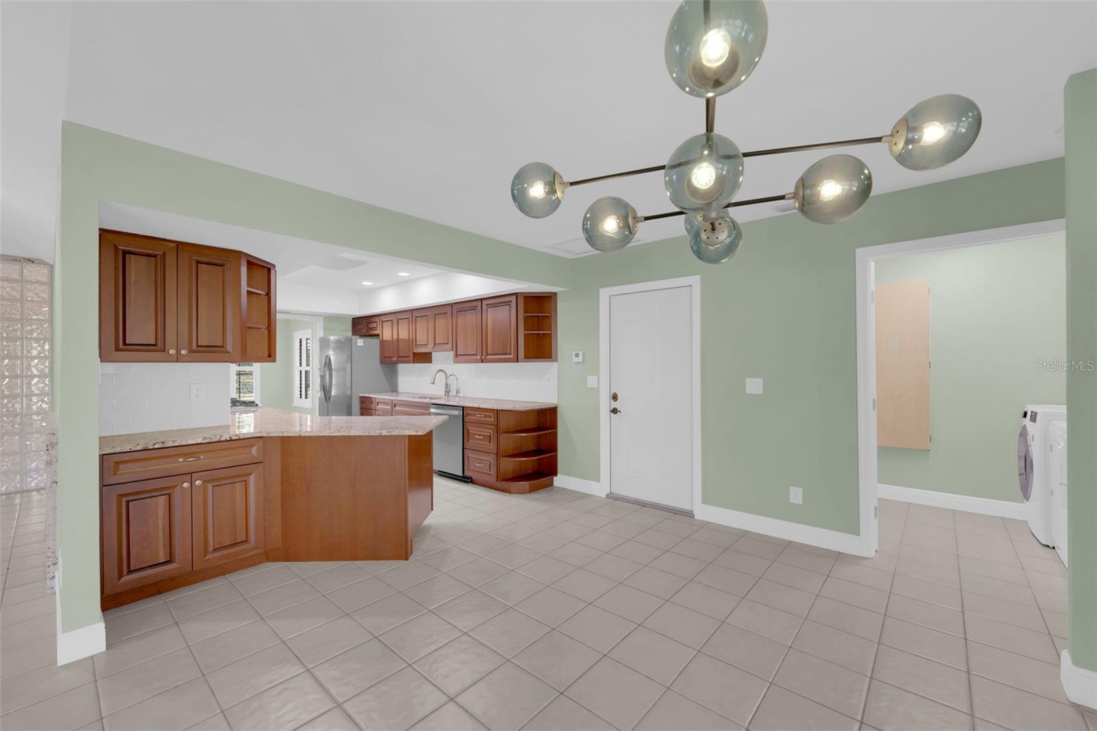 RIVER FOREST ISLAND - Residential