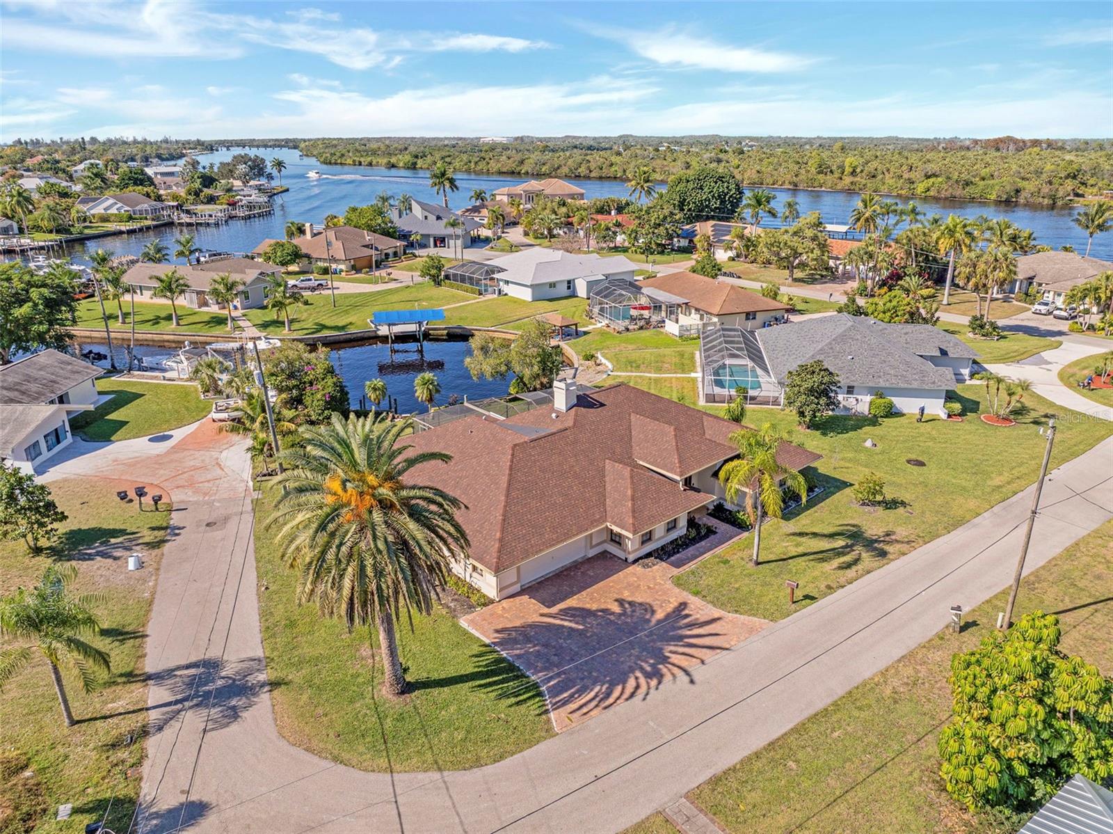 RIVER FOREST ISLAND - Residential