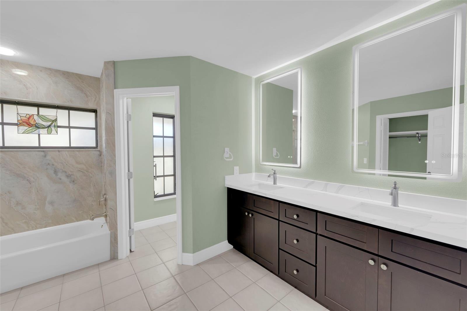 RIVER FOREST ISLAND - Residential