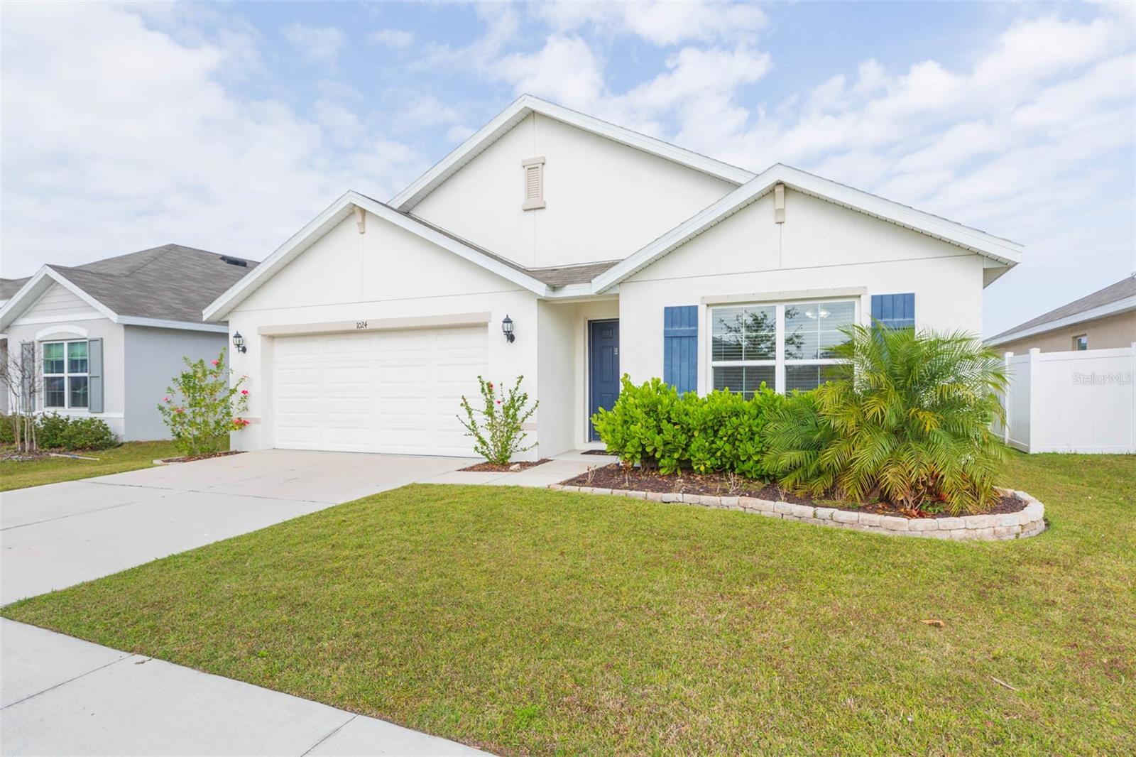 1024 GOLDEN SHINER AVENUE
