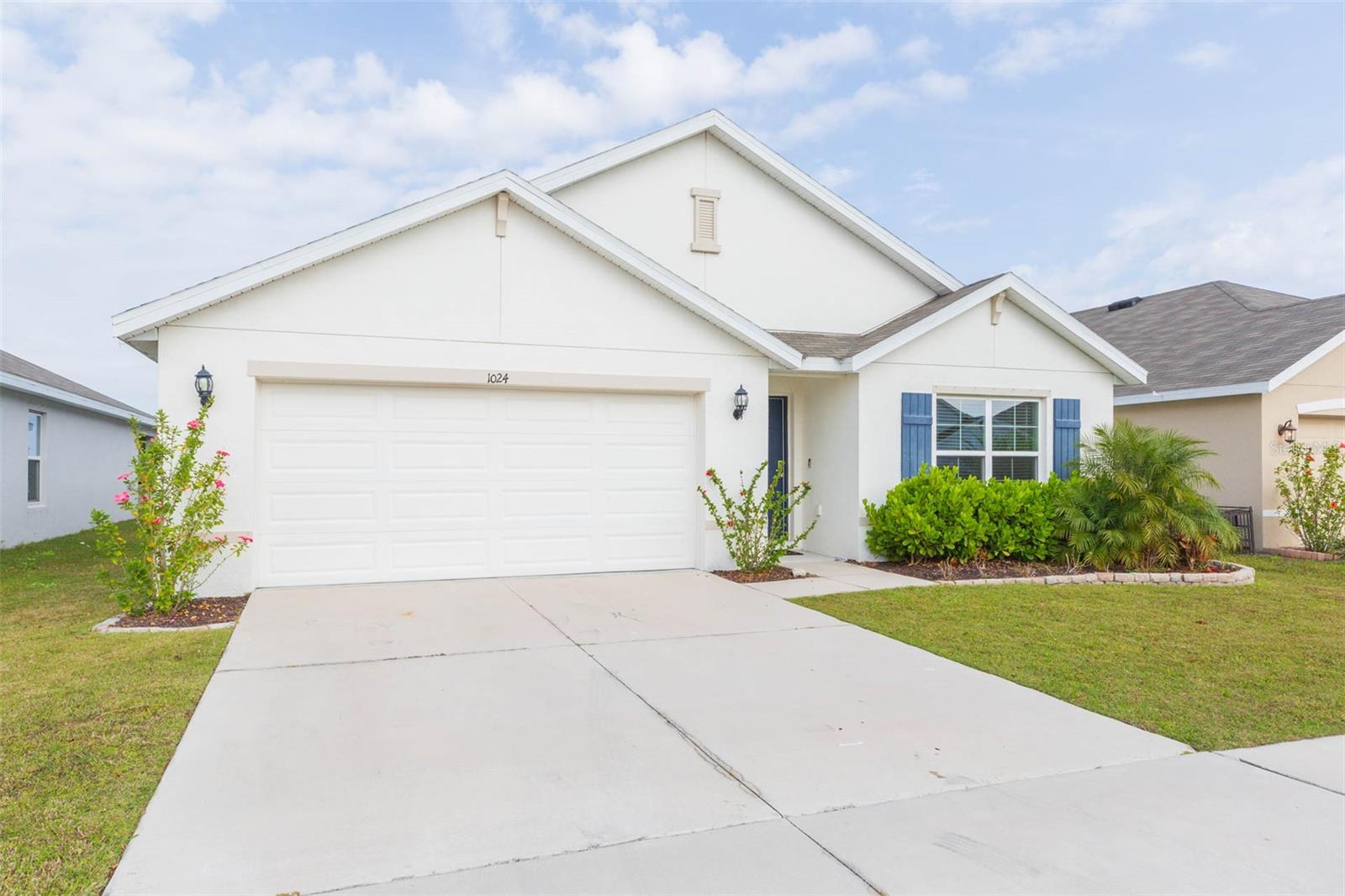 1024 GOLDEN SHINER AVENUE