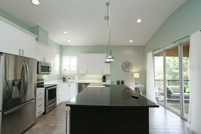 ACADEMY PARK PH IV & V - Residential Lease