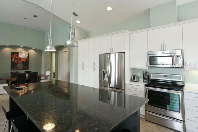 ACADEMY PARK PH IV & V - Residential Lease