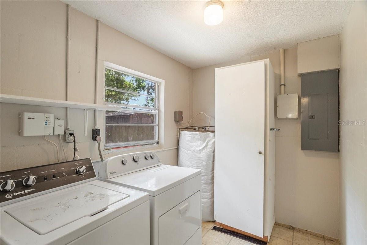 ROACH SUB - Residential Lease