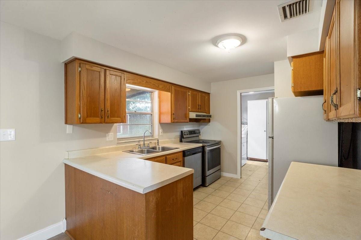 ROACH SUB - Residential Lease