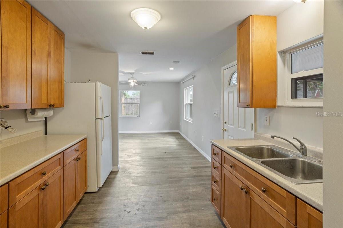 ROACH SUB - Residential Lease